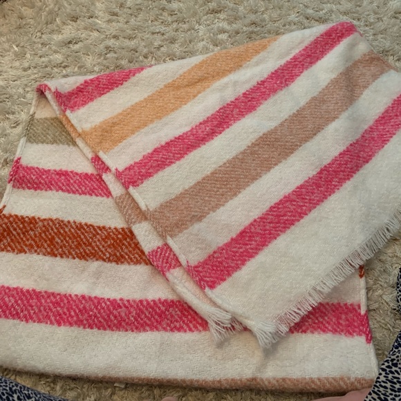 Loft Winter Scarf - Picture 3 of 5